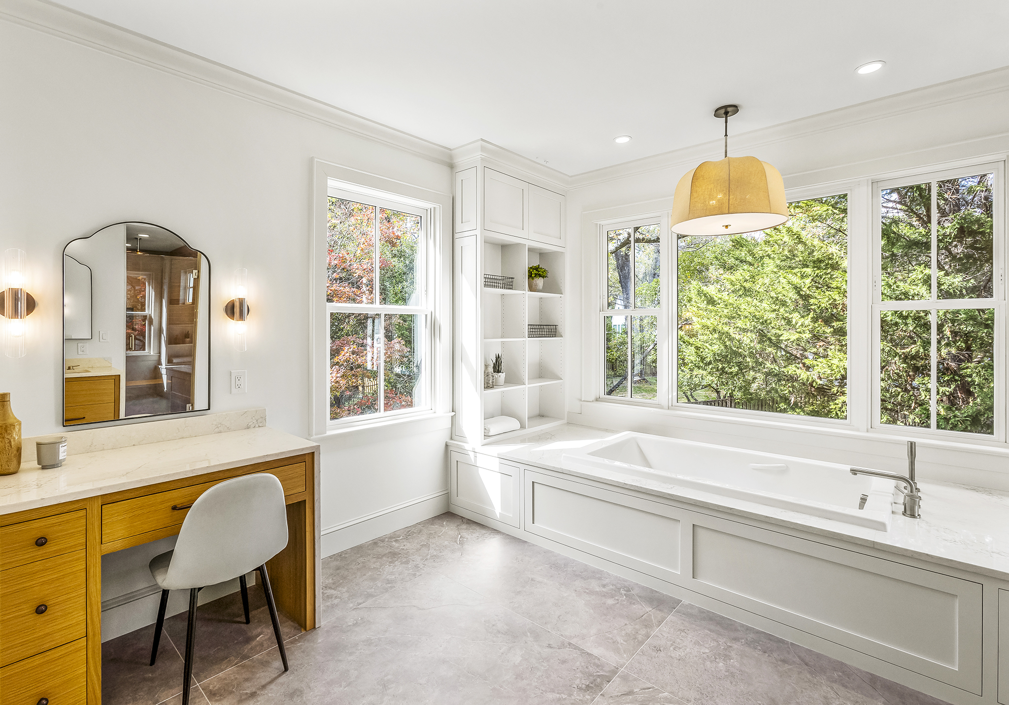 Upper Level - Primary Bathroom