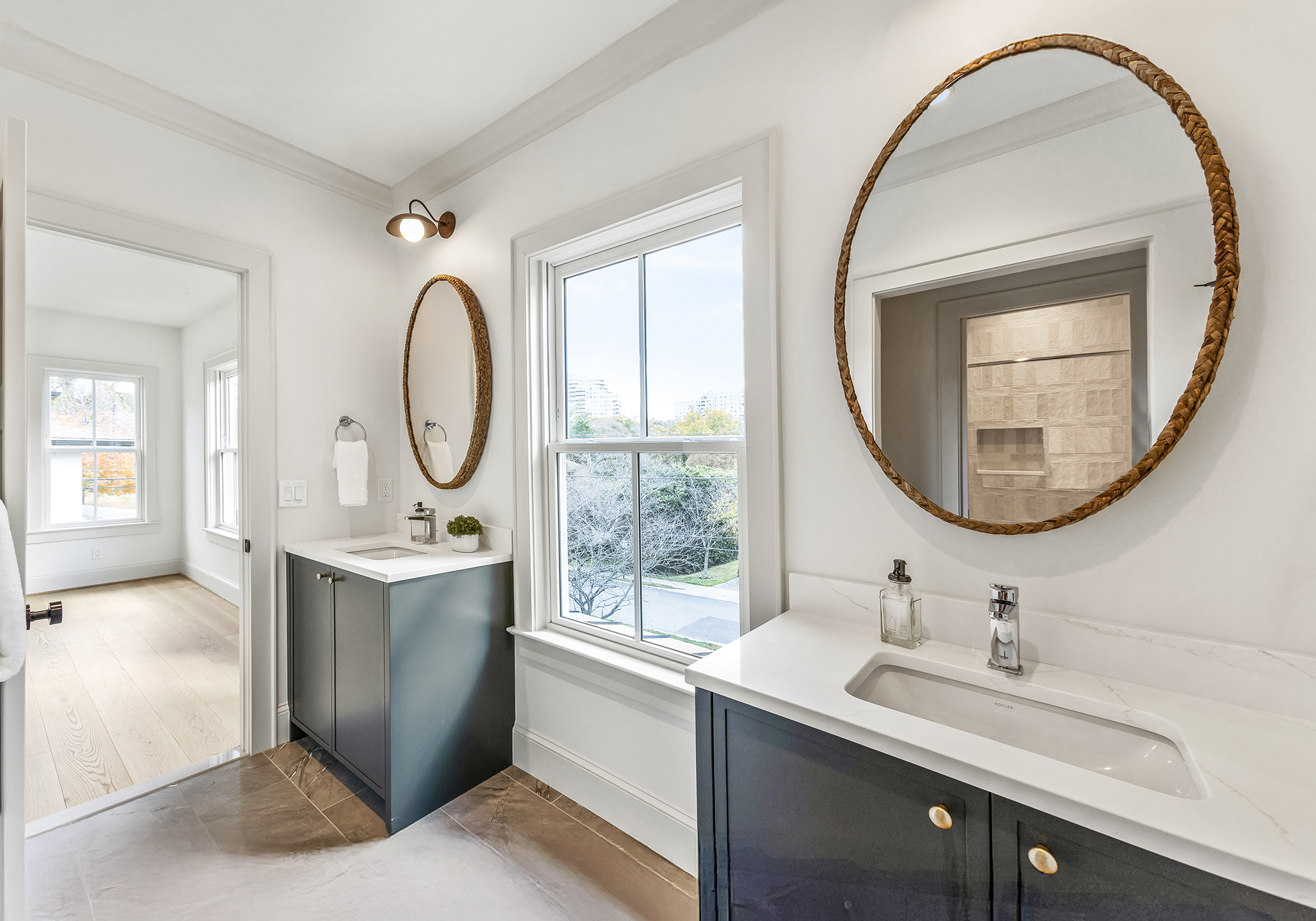 Upper Level - Primary Bathroom