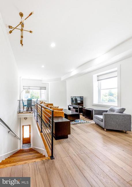 1922 1st NW, DC 20001