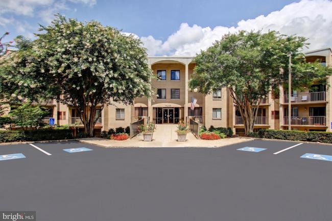 7425 Democracy Blvd Unit 114