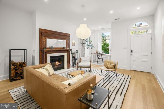68 R St NW, DC 20001