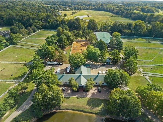 450 N Reid Hooker Road, TN 38028