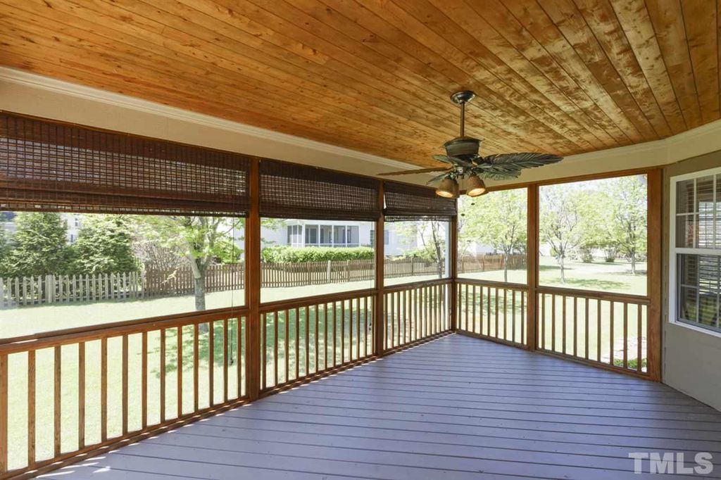 Broadmoor Clayton NC Screened-In Deck