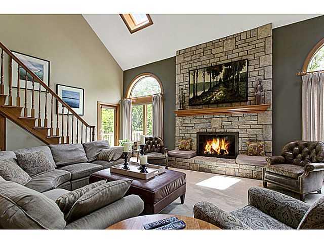 Deer Run Powell Home With A Fireplace