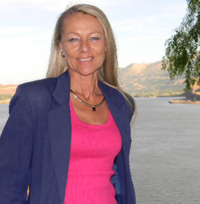 Photo of Shirley Cox,
