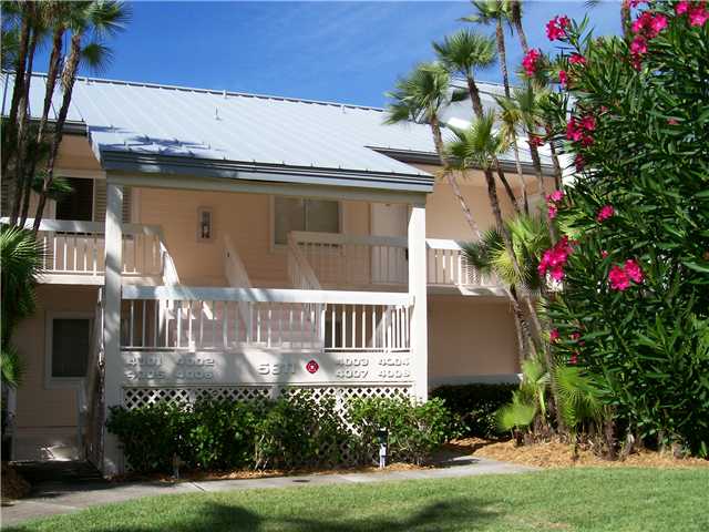 Tennis Villas in Indian River Plantation