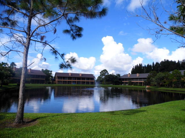 Views of Crestwood Townhomes in Stuart FL