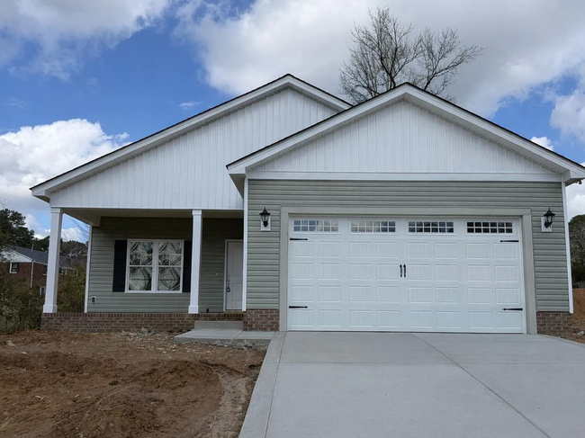 1711 Elizabeth Drive, NC 28504