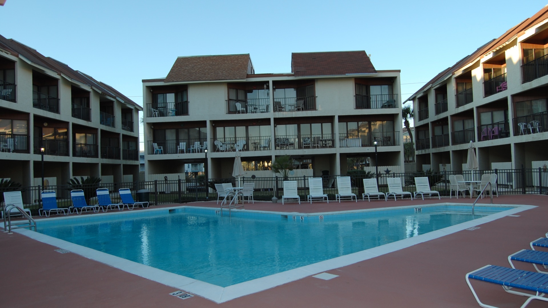 Gulfside Townhomes Community Amenities and Condo Real Estate Listings