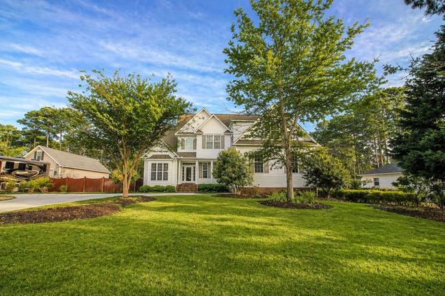 305 Holly Ln, NC 28570