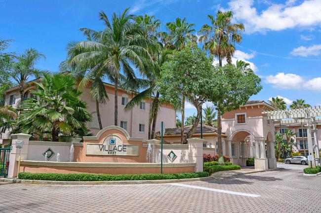 2015 SE 10th Ave,  33316