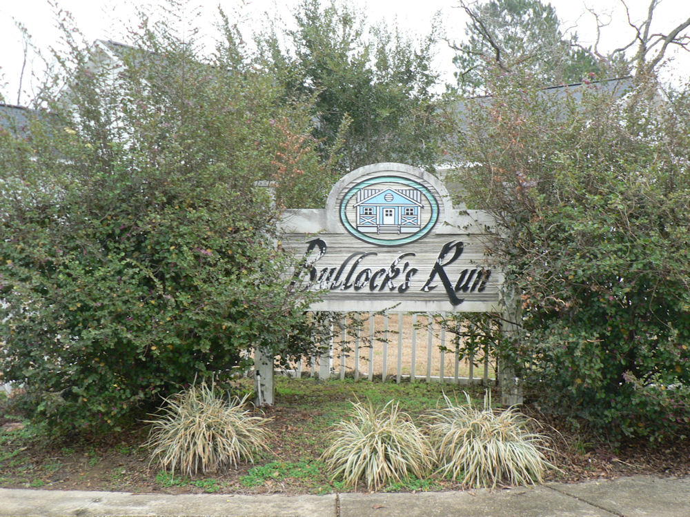 Bullocks Run Neighborhood Entrance in Tallahassee, Florida