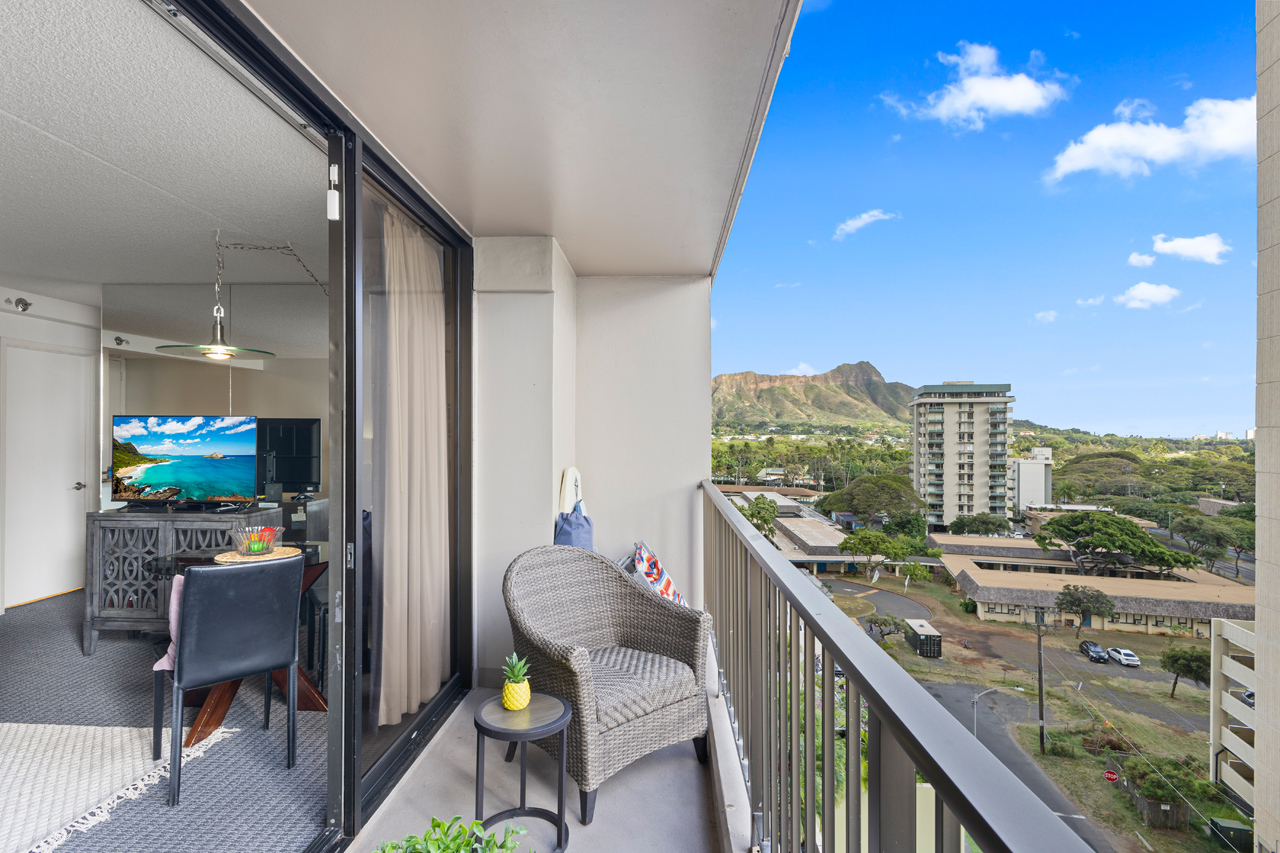 Diamond Head views from Lanai: 