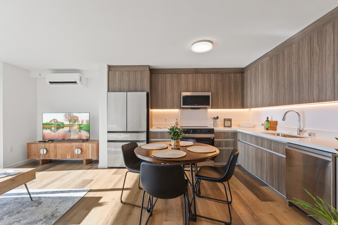 Modern kitchen: 
