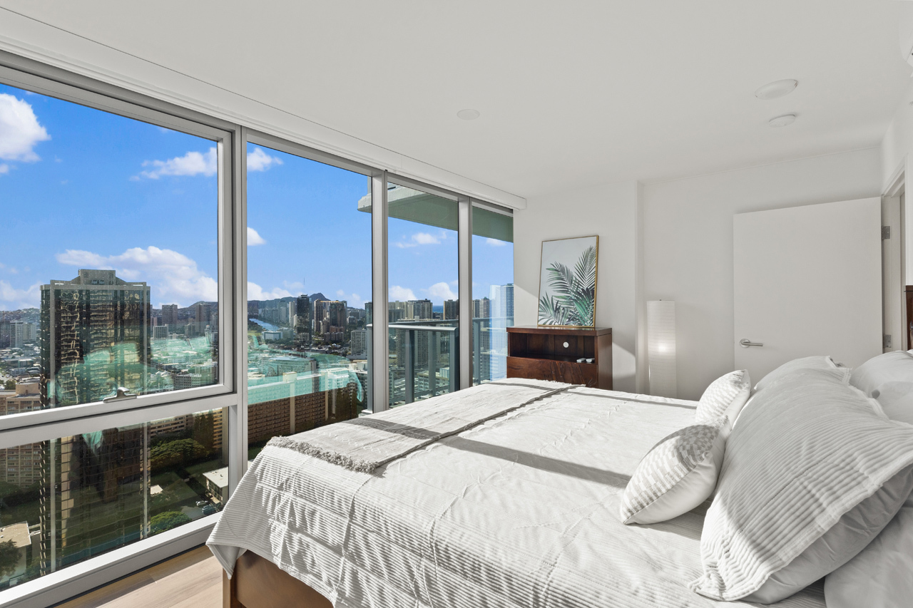 Bedroom: 