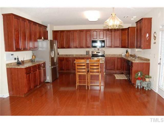 414 Thistlegate Lane, NC 27610