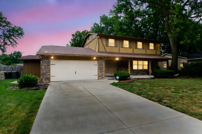 5653 Danbury Dr, IN 46614