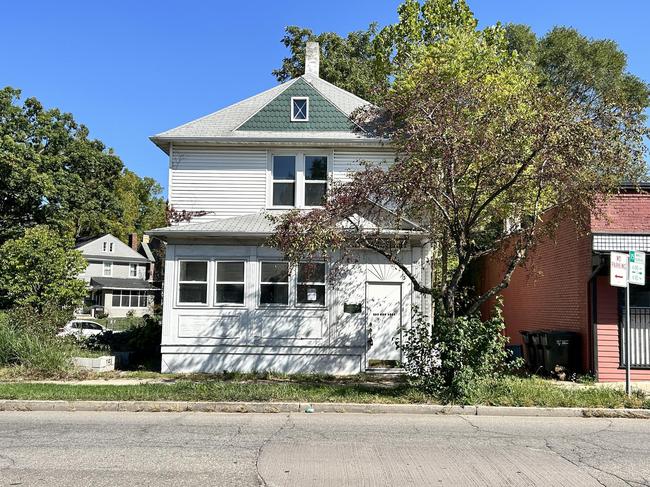 628 Portage Ave, IN 46616