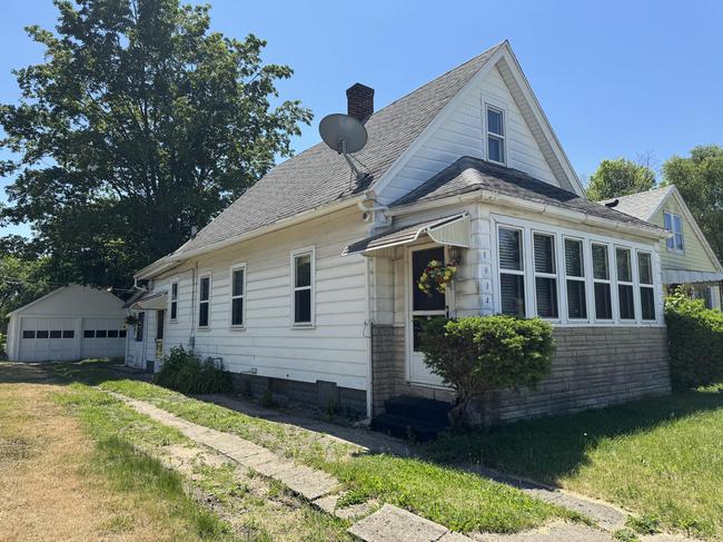 1614 Longley Avenue, IN 46628