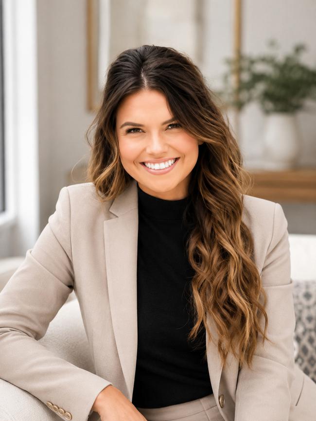 Photo of Anna Ford Brocco