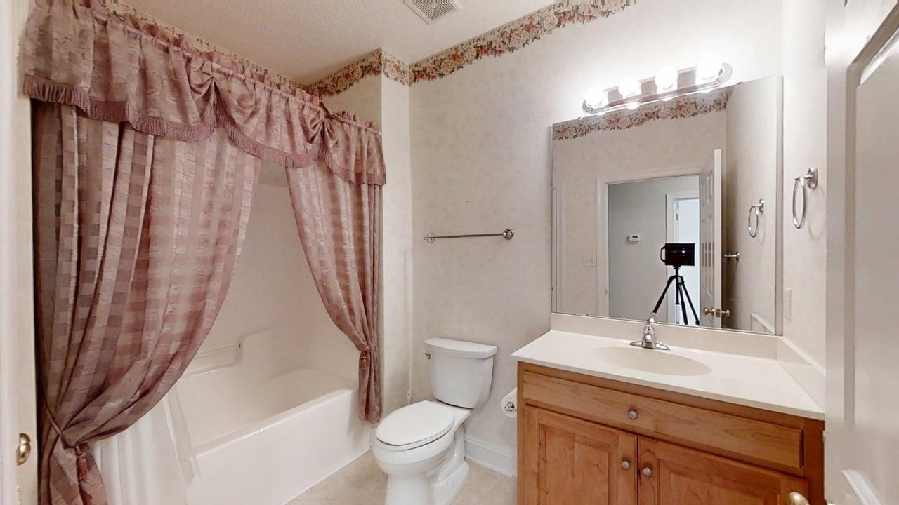 Full Hall Bathroom
