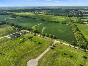 8737 Buck Court, IL 60560