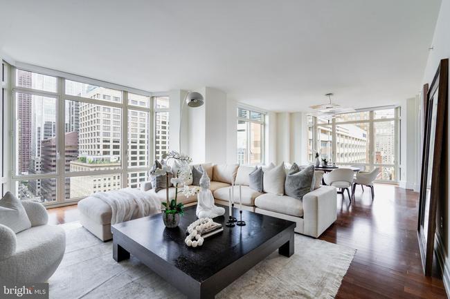 130 S 18th Street, PA 19103