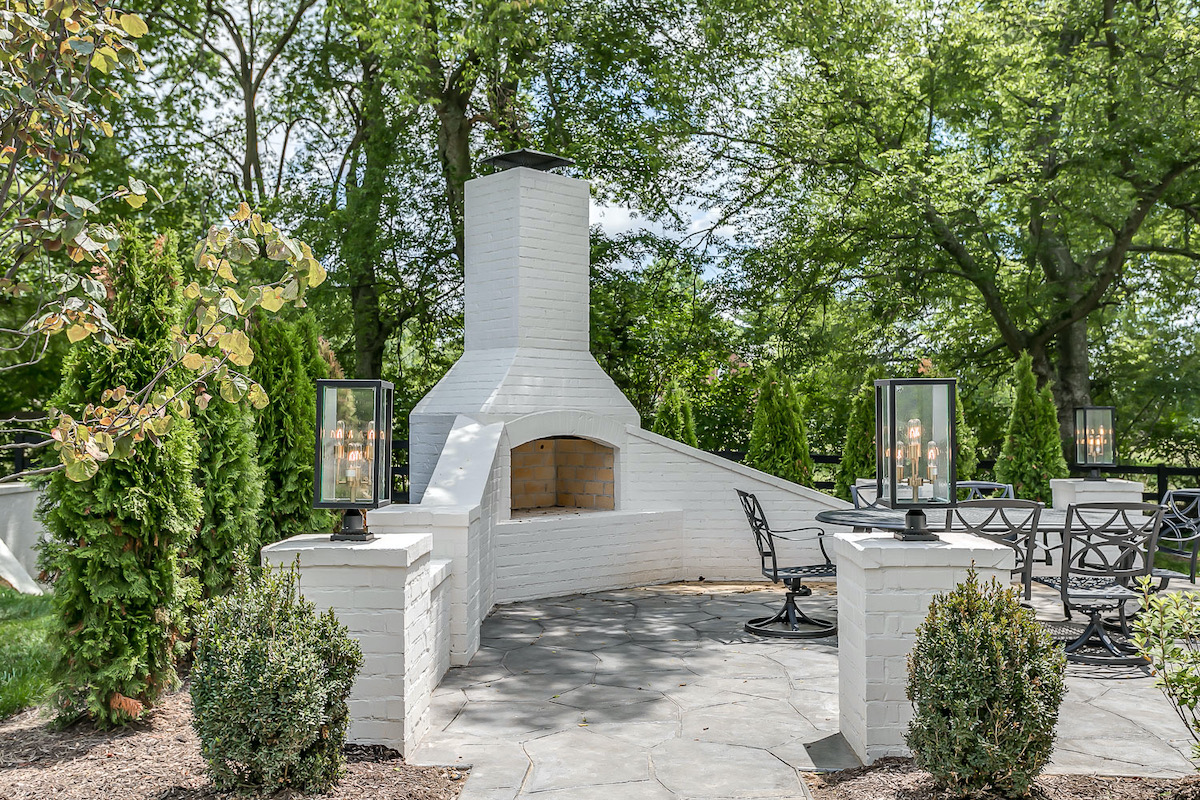 backyard patio in bishops gate home