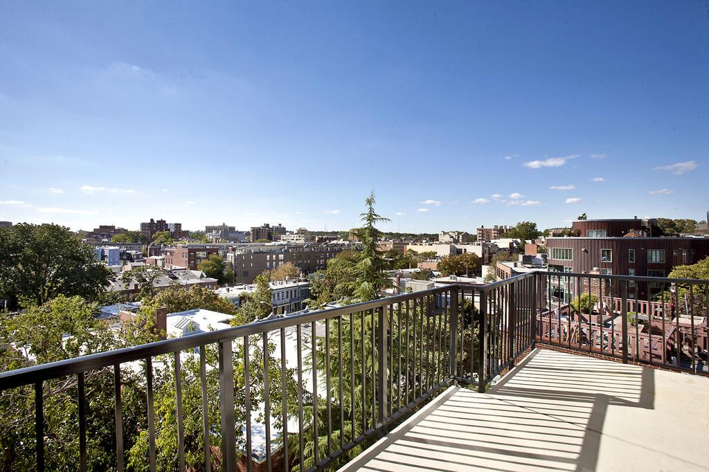 Meridian Crescent Luxury Condos in Adams Washington, DC