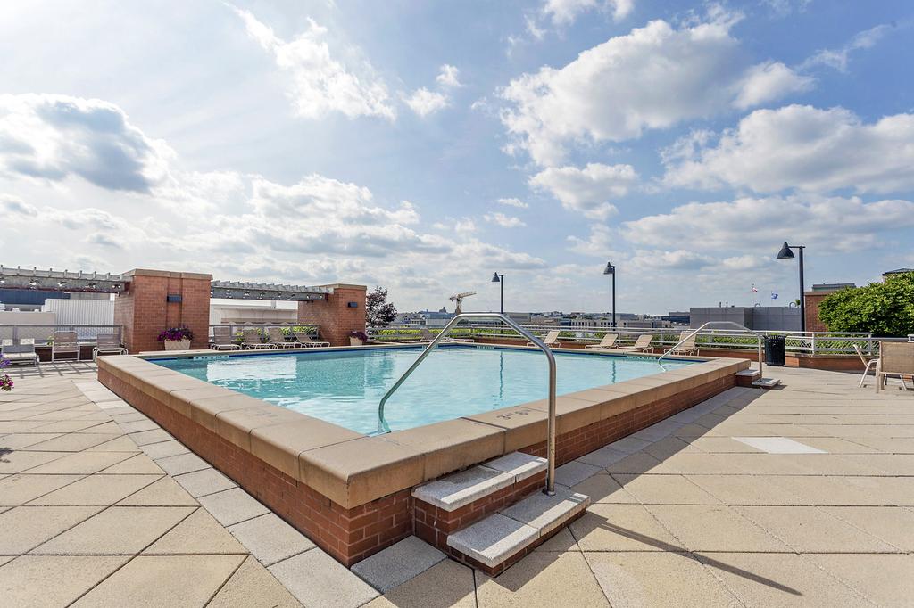 Lafayette Luxury Condos and Penthouses For Sale and Neighborhood