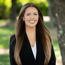 Photo of Deanna Alvarez