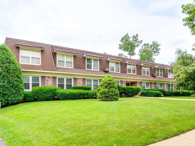 350 Brainerd Avenue, IL 60048