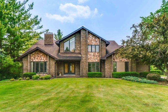 16088 Woodbine Circle, IL 60061