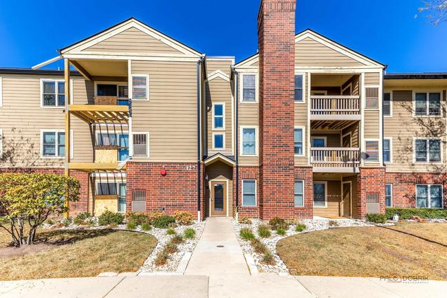 127 Glengarry Drive, IL 60108