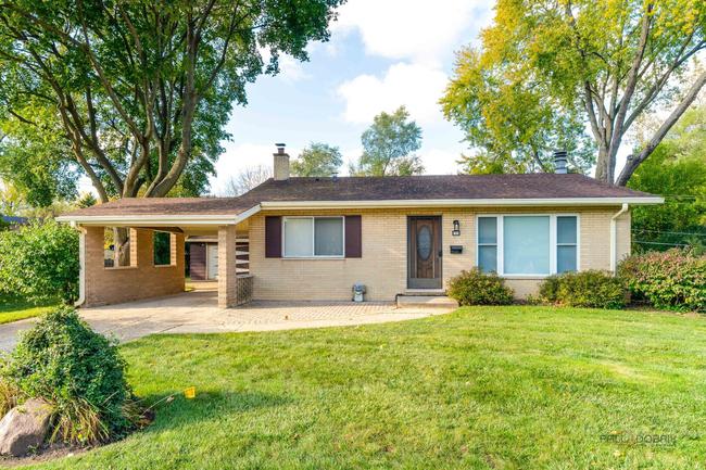 701 Thomas Court, IL 60060