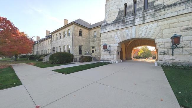 210 Leonard Wood S #101, IL 60035