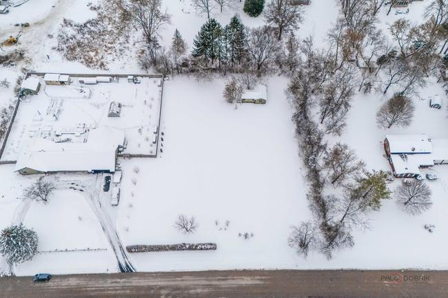 16655 W Applewood Court, IL 60031