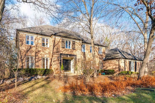 1 Astor Court, IL 60045