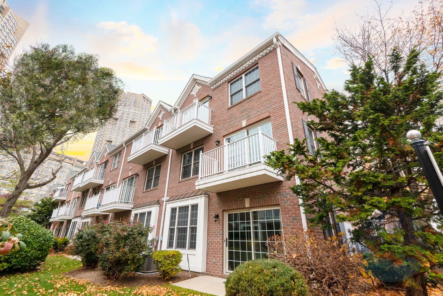 Get All the Details on Sold Condos at Bull's Ferry