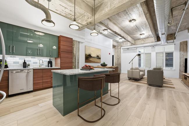 140 Bay St., NJ 07302