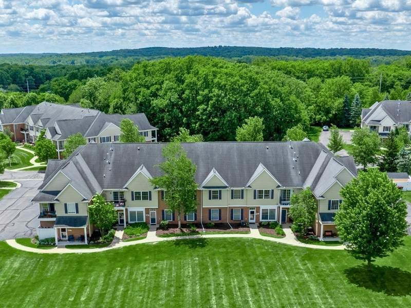 Jonathan's Landing Howell condos