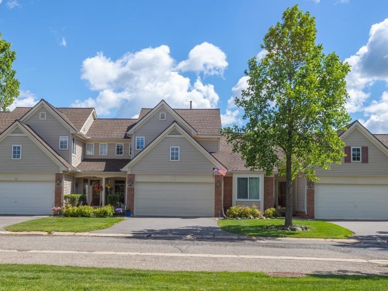 Hampton Ridge condos Howell Michigan