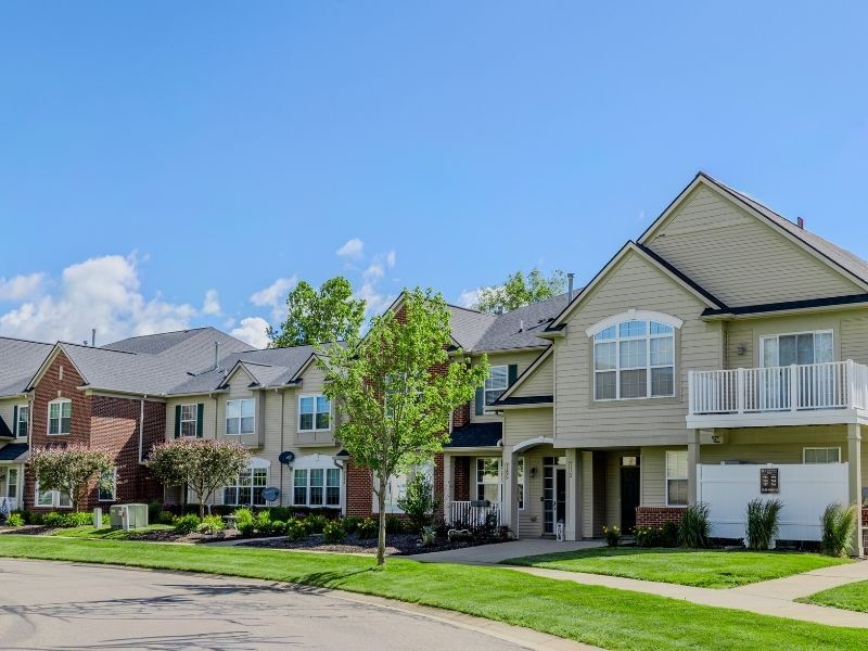 Hampton Ridge Condos in Howell 
