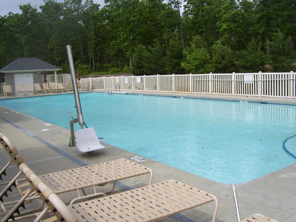 Horizons Outdoor Pool