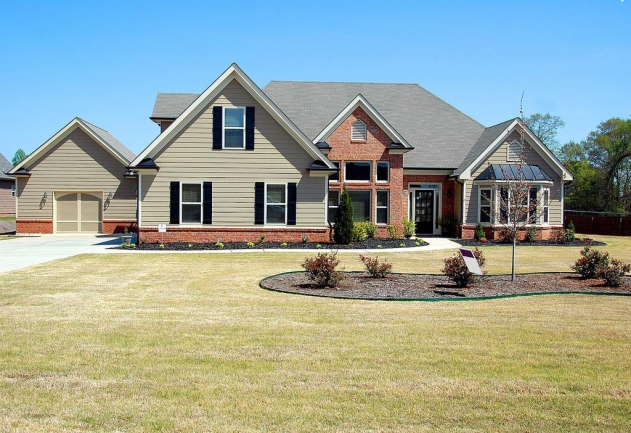 Carriage Creek features new homes with 2 to 3 bedroom floor plans.