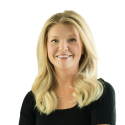 Photo of Samantha Lee