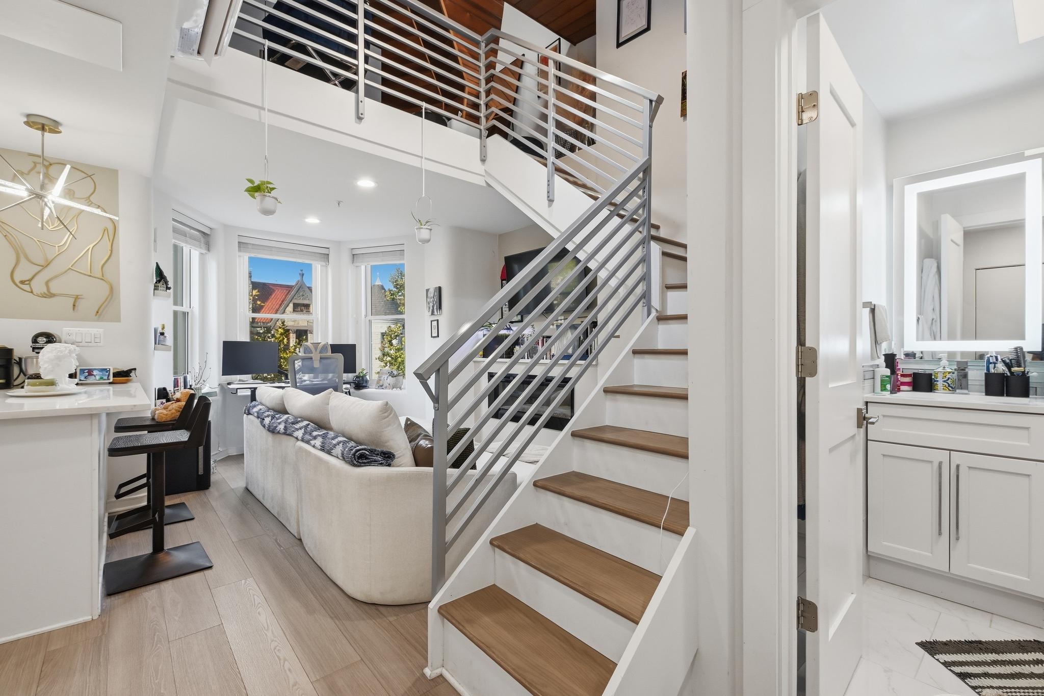 Unit 301 Foyer View