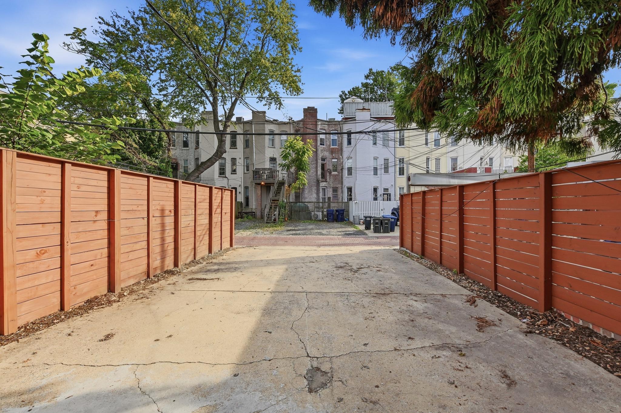 Building Alleyway 