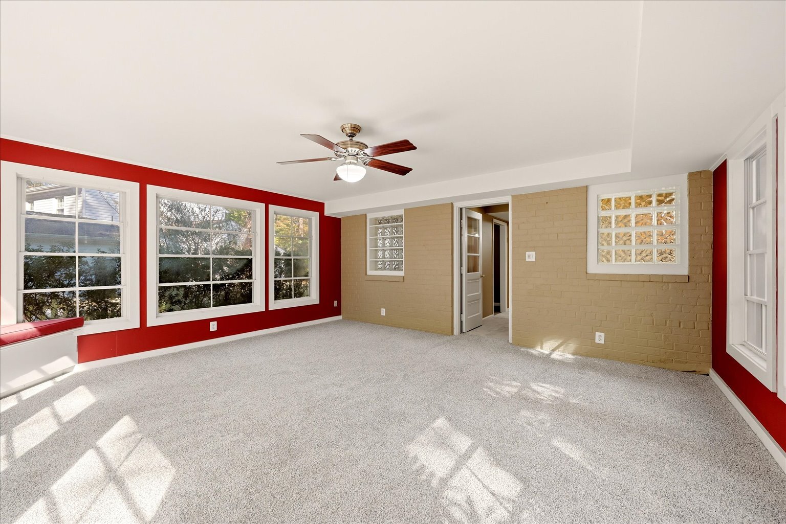 Sun Room- Alt View