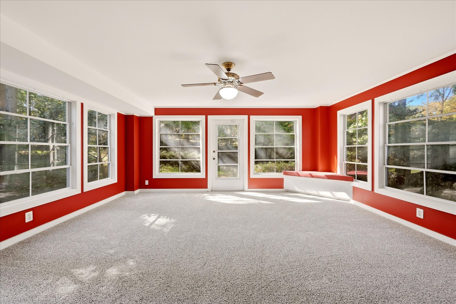 Sunroom with Optimal Windows and light